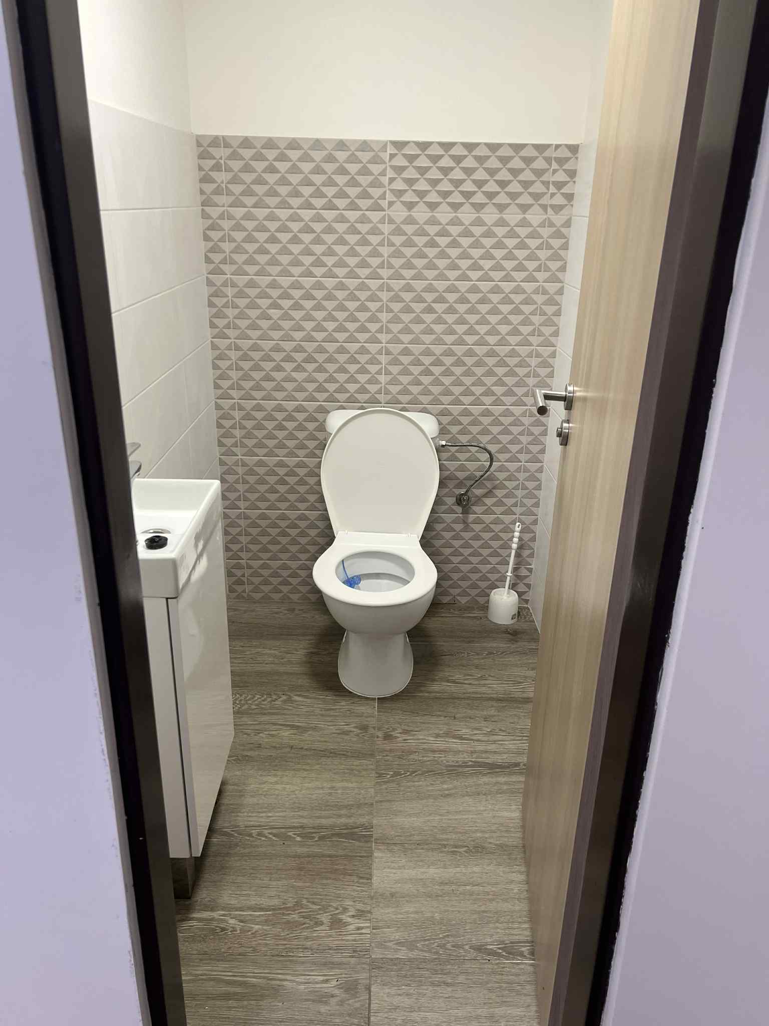 fb23a00c-d3a6-4277-9e8f-0d9b7b335973